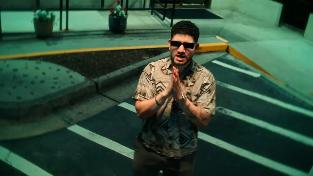 Still from Tito Medalla, Toxicat music video